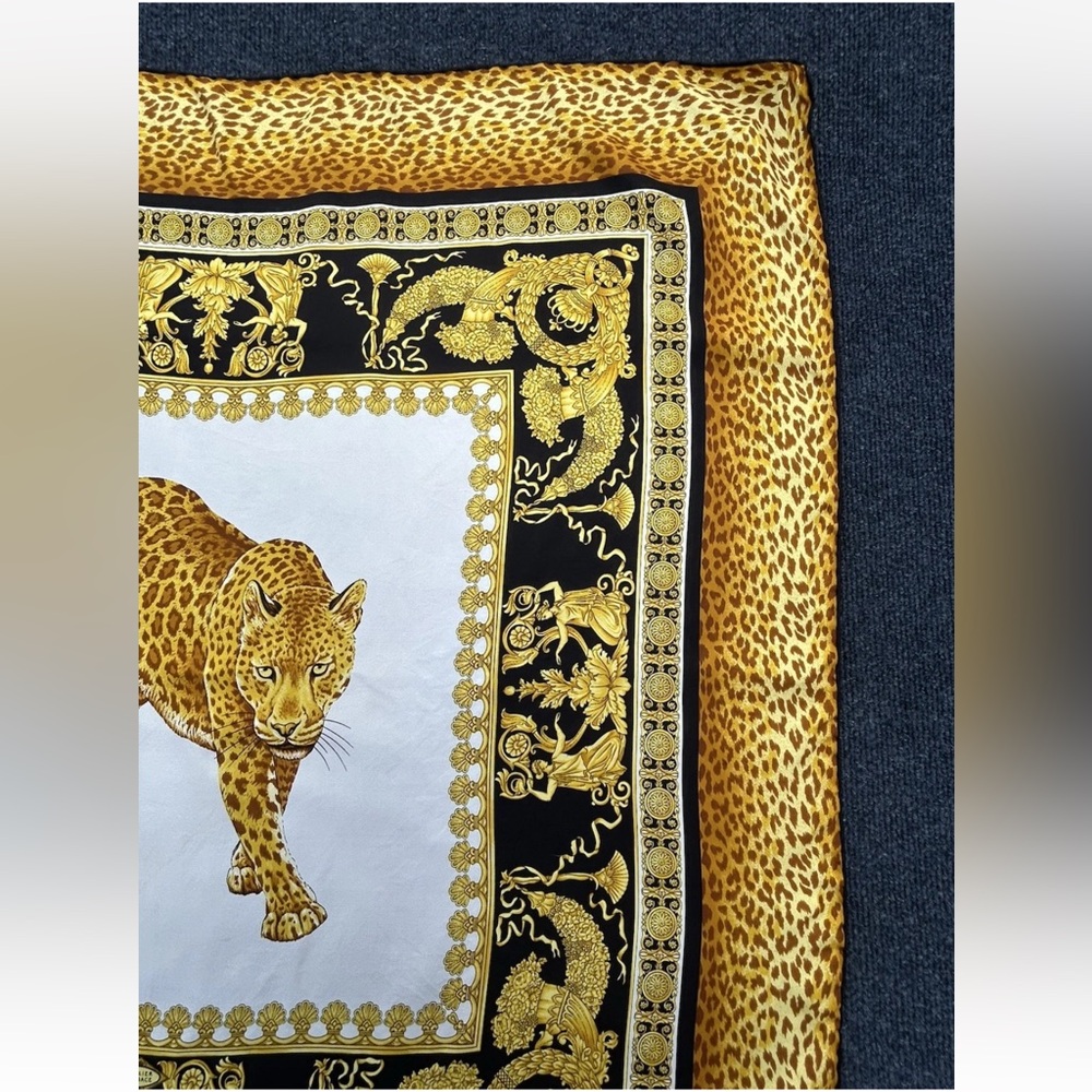 Vintage Atelier Versace Leopard Print Barocco Baroque Black & Gold Silk Scarf - Picture 7 of 15